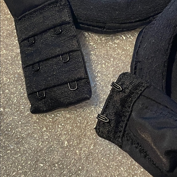 Spanx Low Profile Minimizer Bra Black 34DD - Style 30035R - Picture 7 of 9